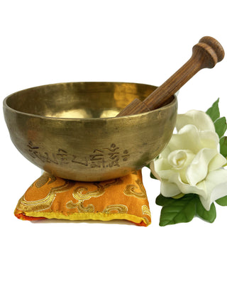 Hand Pounded 'Om Mani Padme Hum' Mantra Healing Singing Bowl Sets From Nepal - Agan Traders, 422 SB2-6.25" B	